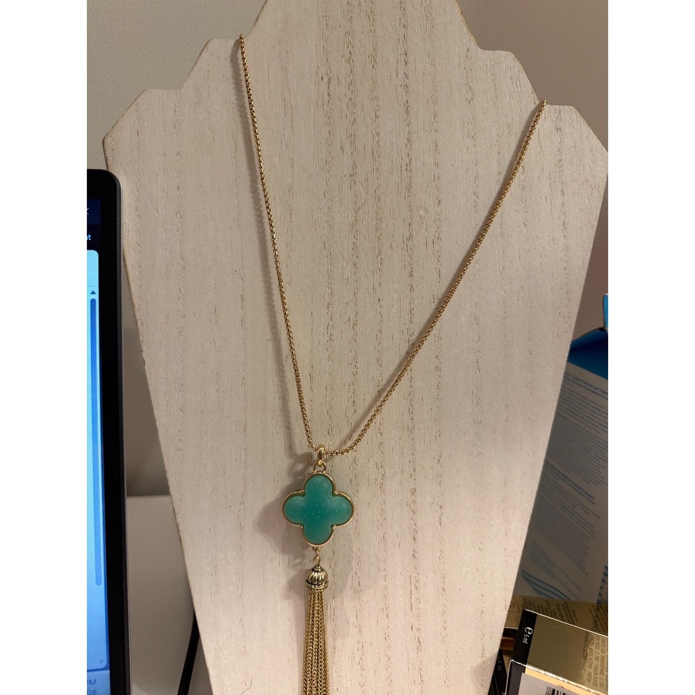 Icon Collection  Quatrefoil Tassel Pendant Necklace Gold Tone Long‎ Chain